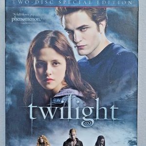 Twilight (Two-Disc Special Edition) - DVD - VERY GOOD